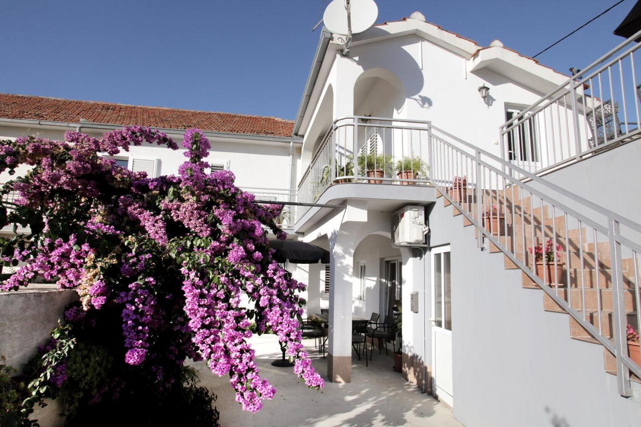 Apartments Vaska Трогир Экстерьер фото